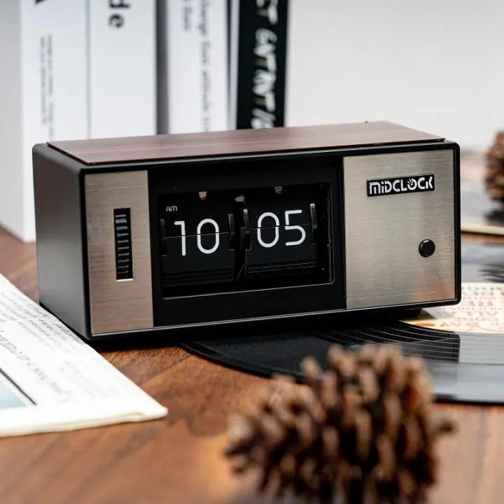 MidClock – Retro Flip Clock