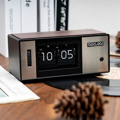 MidClock – Retro Flip Clock