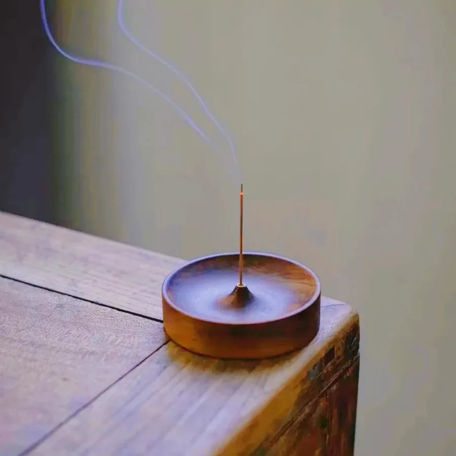 Maru – Agarwood Incense Holder