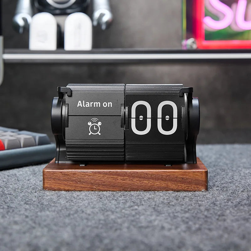 Shigoto – Desk Flip Clock