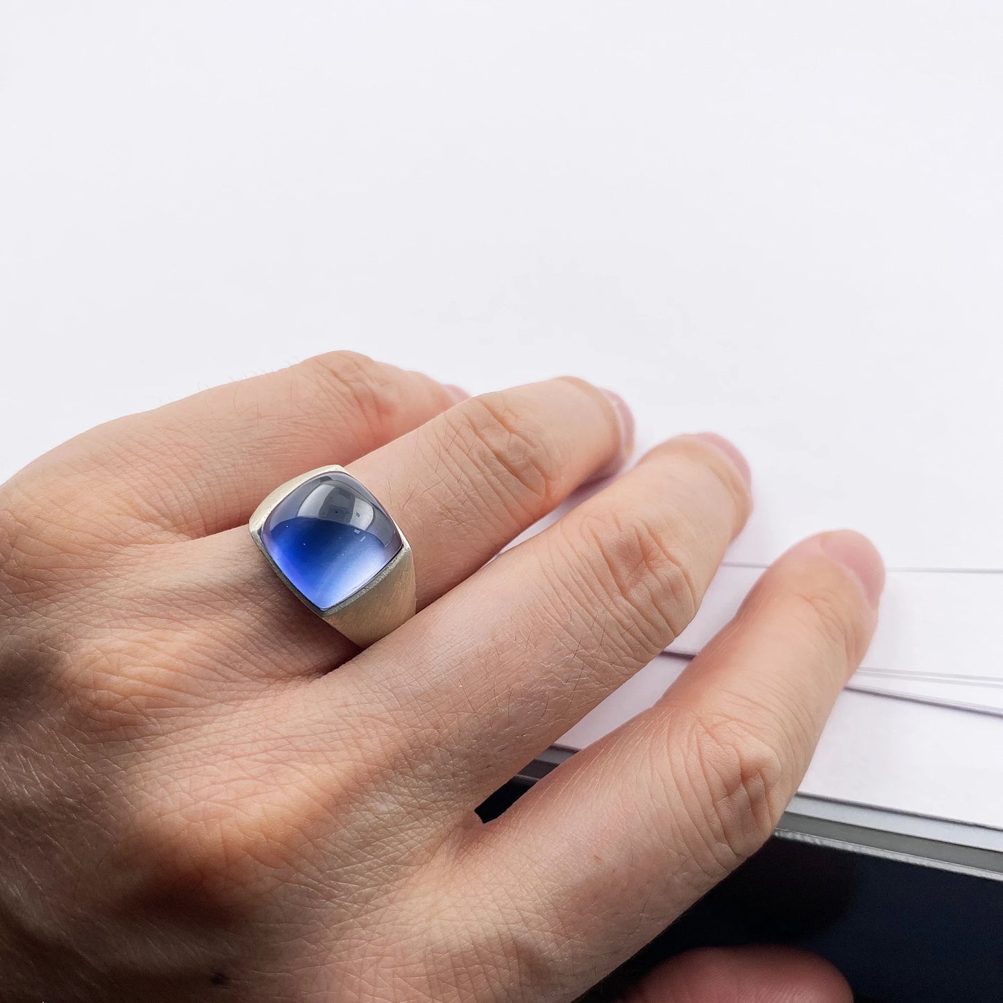 Deephorizon – Sapphire Signet Ring